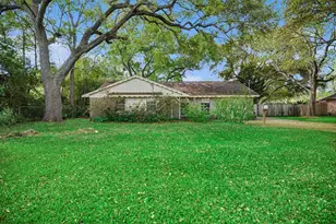 715 W League City Pkwy, League City, TX 77573 - Photo 2