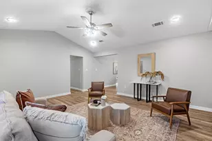 2126 Eagle Point Rd, Crosby, TX 77532 - Photo 8