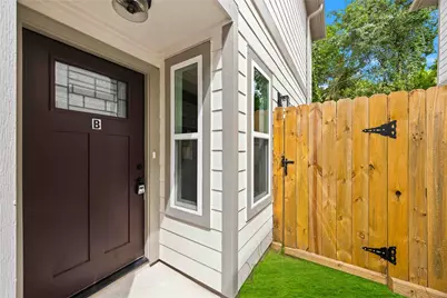 2024 Hampton Street #A, Houston, TX 77088 - Photo 2