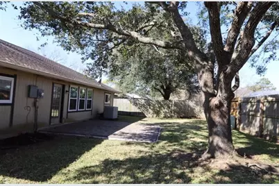 15815 Pilgrim Hall Drive, Friendswood, TX 77546 - Photo 10