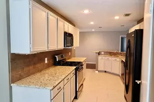 15815 Pilgrim Hall Dr, Friendswood, TX 77546 - Photo 4
