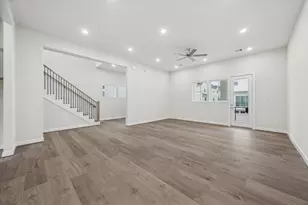 6330 Paddington Bnd Dr, Houston, TX 77008 - Photo 10