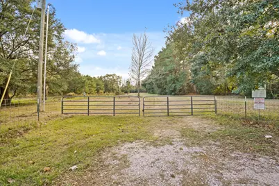 509 County Road 2096, Liberty, TX 77575 - Photo 12