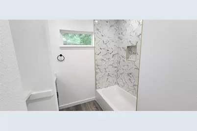 1001 S Iowa Street #1003, La Porte, TX 77571 - Photo 14