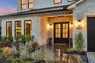 1522 Thornton Rd, Houston, TX 77018 - Photo 2