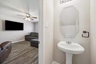 15519 Taylorcrest Dr, Conroe, TX 77306 - Photo 6