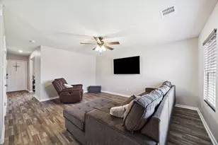 15519 Taylorcrest Dr, Conroe, TX 77306 - Photo 2