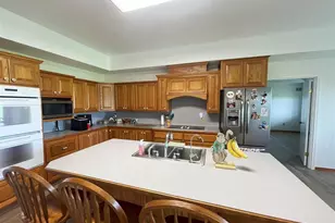 13979 Shellhammer Rd, Winnie, TX 77665 - Photo 12
