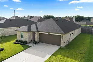 9907 Palm Royal Dr, Baytown, TX 77521 - Photo 2