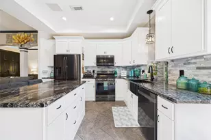 203 Las Brisas St, Kemah, TX 77565 - Photo 14