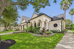 203 Las Brisas St, Kemah, TX 77565 - Photo 2