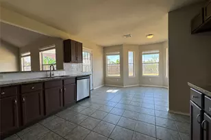 5007 Chase Mountain Dr, Bacliff, TX 77518 - Photo 2