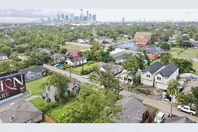 2210 B Brackenridge Street, Houston, TX 77026 - Photo 4