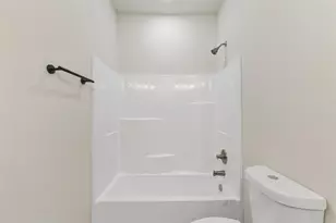 1105 E Main St, Brenham, TX 77833 - Photo 16