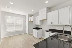 1105 E Main St, Brenham, TX 77833 - Photo 6