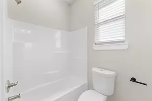 1105 E Main St, Brenham, TX 77833 - Photo 12