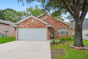 4922 Pleasure Lake Ln, Willis, TX 77318 - Photo 2