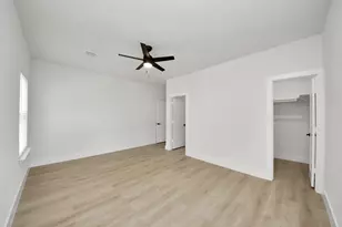 1314 W Willis St, Alvin, TX 77511 - Photo 12