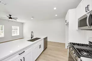 1314 W Willis St, Alvin, TX 77511 - Photo 28