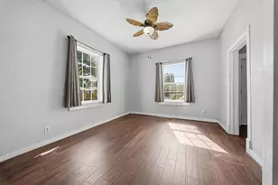 2914 Avenue L, Galveston, TX 77550 - Photo 2