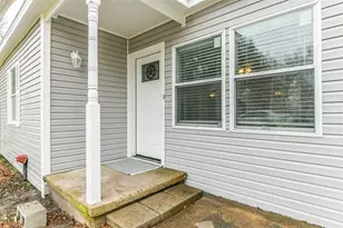 1309 W Lang St, Alvin, TX 77511 - Photo 2