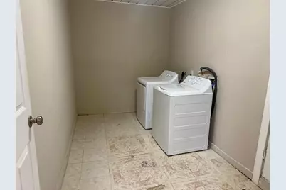 6743 Crestmont Street, Houston, TX 77033 - Photo 6