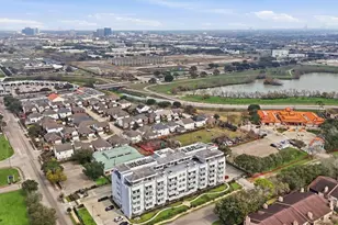 6955 Turtlewood Dr, Houston, TX 77072 - Photo 2