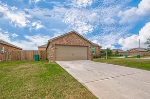 9915 Garnet Grove Dr, Rosharon, TX 77583 - Photo 4