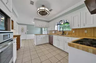 4902 Dunsmere St, Houston, TX 77018 - Photo 8