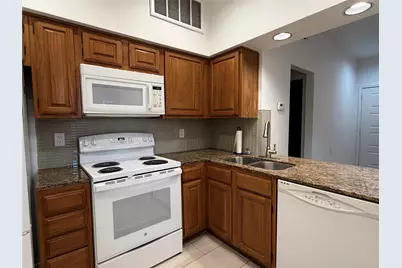 2011 Spenwick Drive #717, Houston, TX 77055 - Photo 8