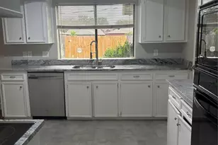 2942 Jenny Dr, Sugar Land, TX 77479 - Photo 6