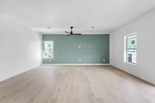 1325 35th St, Galveston, TX 77550 - Photo 6