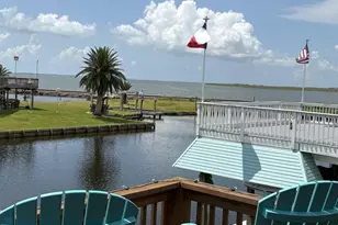 1255 Sailfish St, Bayou Vista, TX 77563 - Photo 2