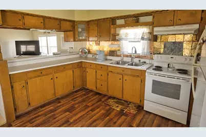 803 County Road 202, Sargent, TX 77414 - Photo 10