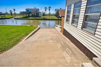 803 County Road 202, Sargent, TX 77414 - Photo 28