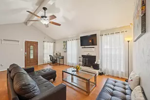 10739 Parkland Woods Dr, Sugar Land, TX 77498 - Photo 6