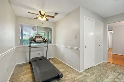 10739 Parkland Woods Dr, Sugar Land, TX 77498 - Photo 12