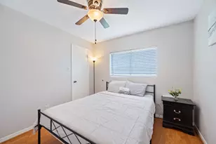 10739 Parkland Woods Dr, Sugar Land, TX 77498 - Photo 16