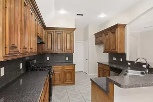 3727 Clover Meadows St, Pasadena, TX 77505 - Photo 10