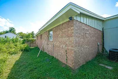 227 N Austin Drive, Angleton, TX 77515 - Photo 40
