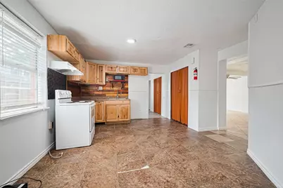 227 N Austin Drive, Angleton, TX 77515 - Photo 18