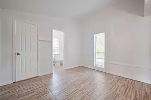 227 N Austin Dr, Angleton, TX 77515 - Photo 32