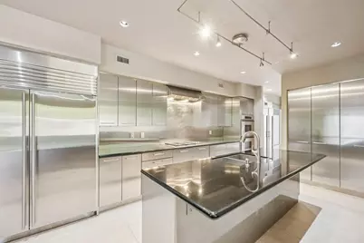 5 River Hollow Lane, Houston, TX 77027 - Photo 2