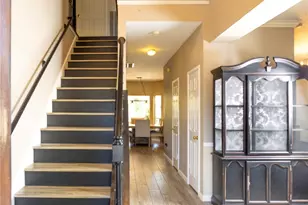 1015 Highland Woods Dr, Highlands, TX 77562 - Photo 2