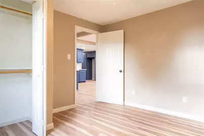 130 E Bernard Street, Clute, TX 77531 - Photo 6