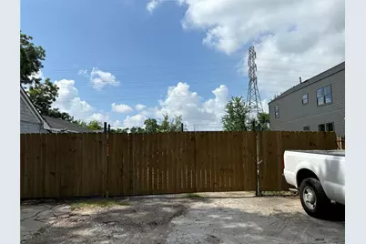 220 E 37th Street, Houston, TX 77018 - Photo 1