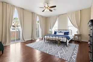 1911 Sealy St, Galveston, TX 77550 - Photo 4