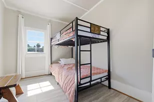 1911 Sealy St, Galveston, TX 77550 - Photo 16