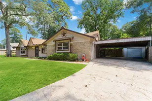 15 Woody Creek Dr, Conroe, TX 77301 - Photo 2