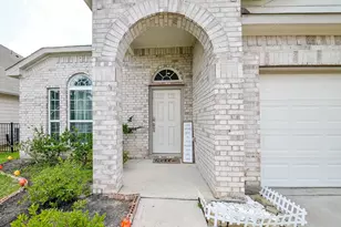 279 Shoreview Dr, Conroe, TX 77303 - Photo 2